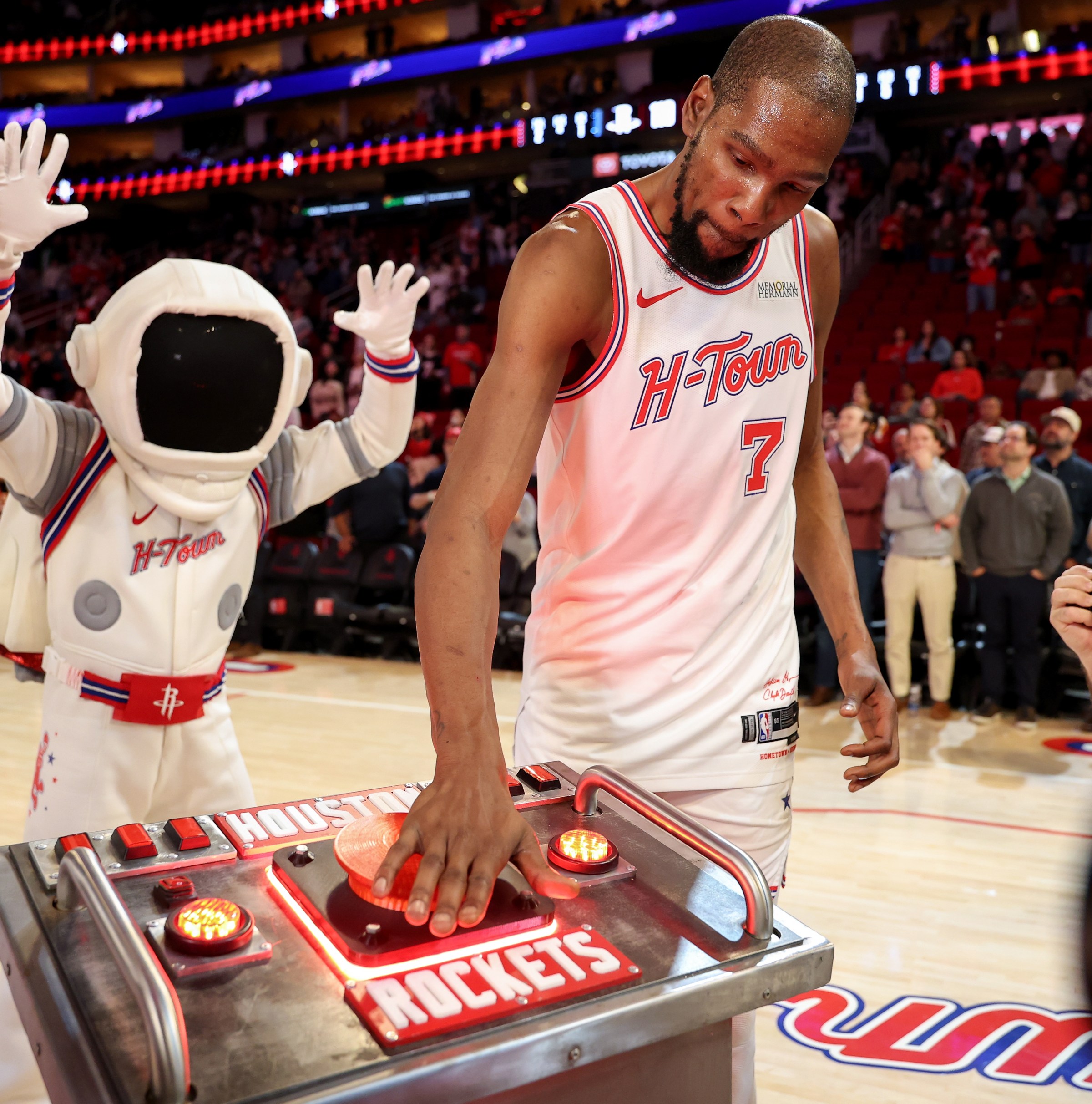 Spurs vs Rockets: This Time It’s Peacock