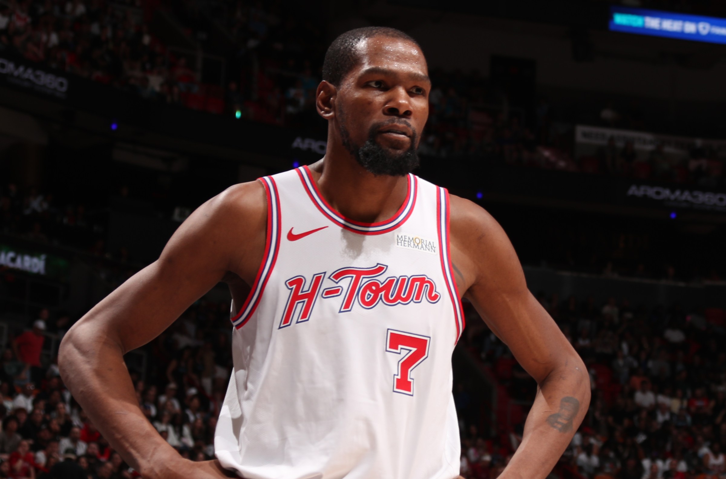 Kevin Durant enters top ten in MVP voting