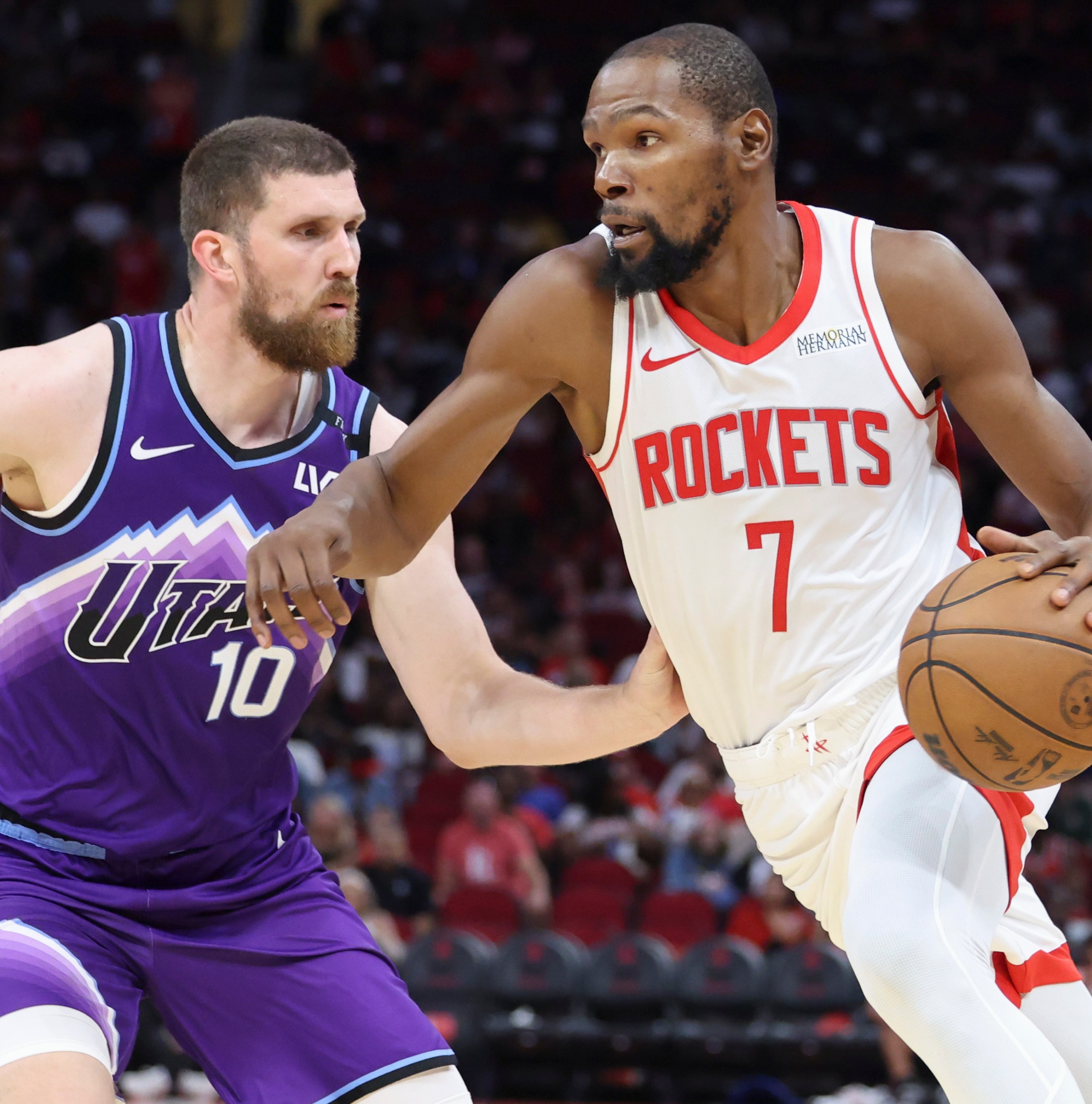 KD drops 20 in his pre-season debut; Rockets beat the Jazz 140-127