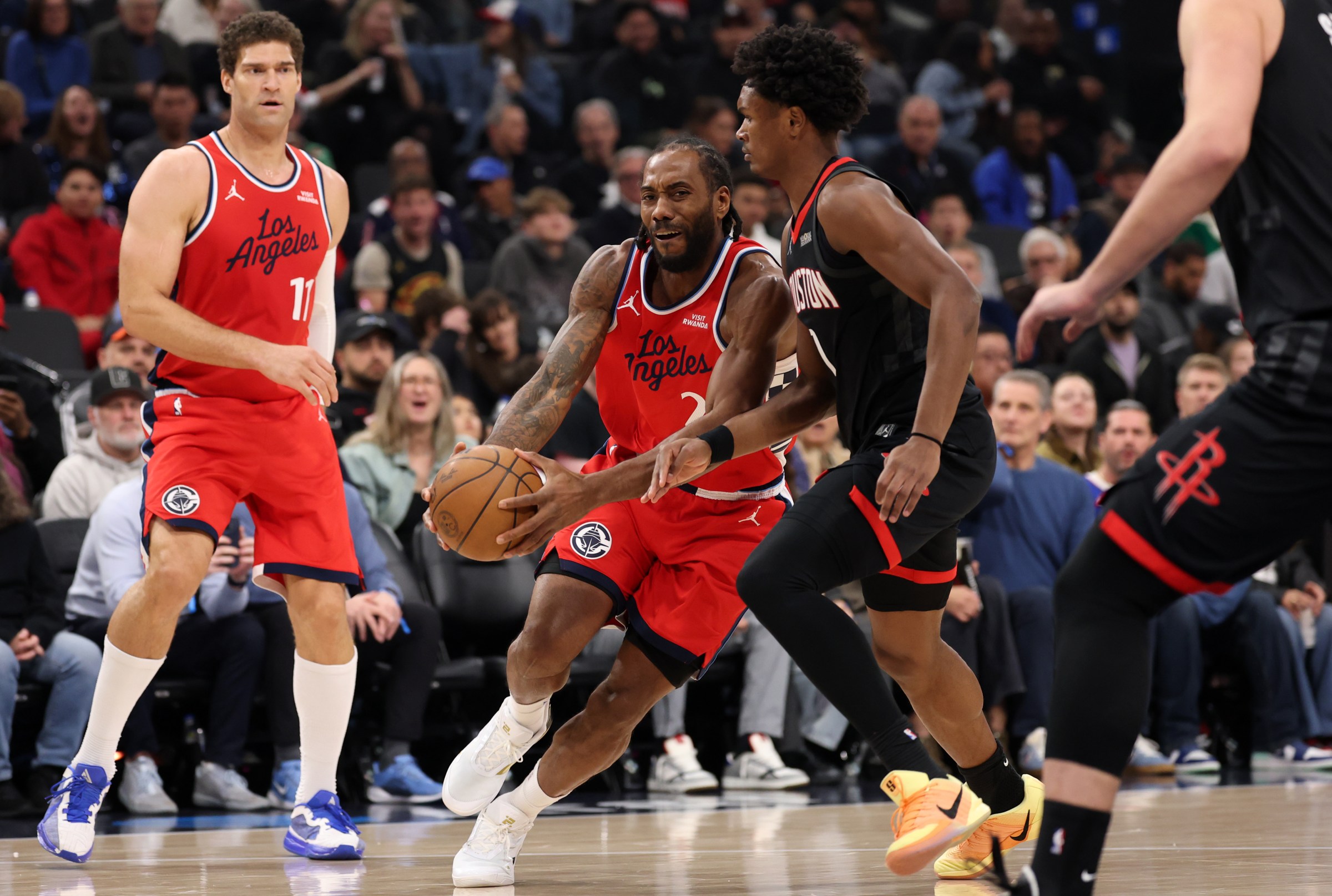 Rockets get run out of the gym by the Clippers in LA, 128-105