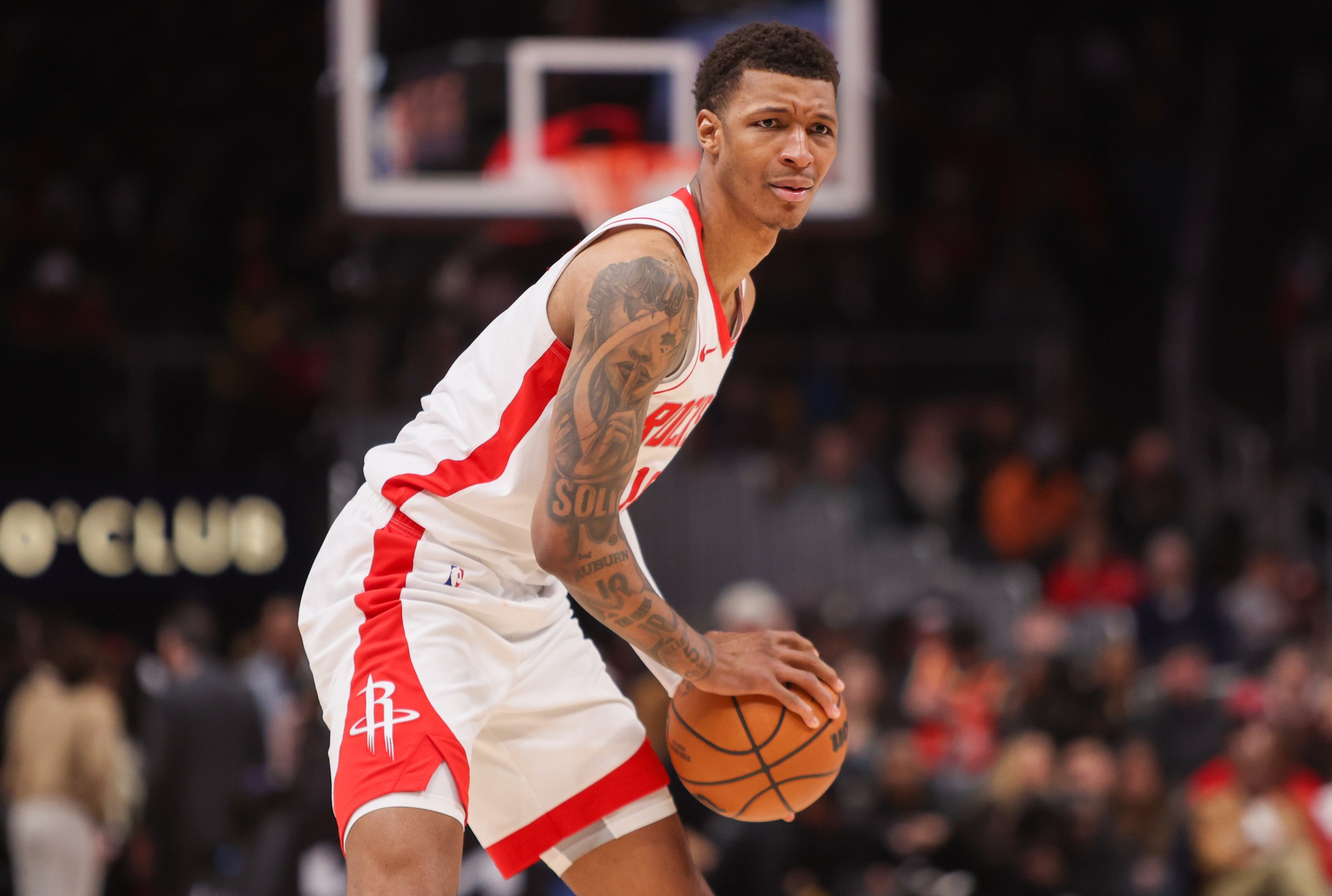 Rockets head up north to take on Mavericks