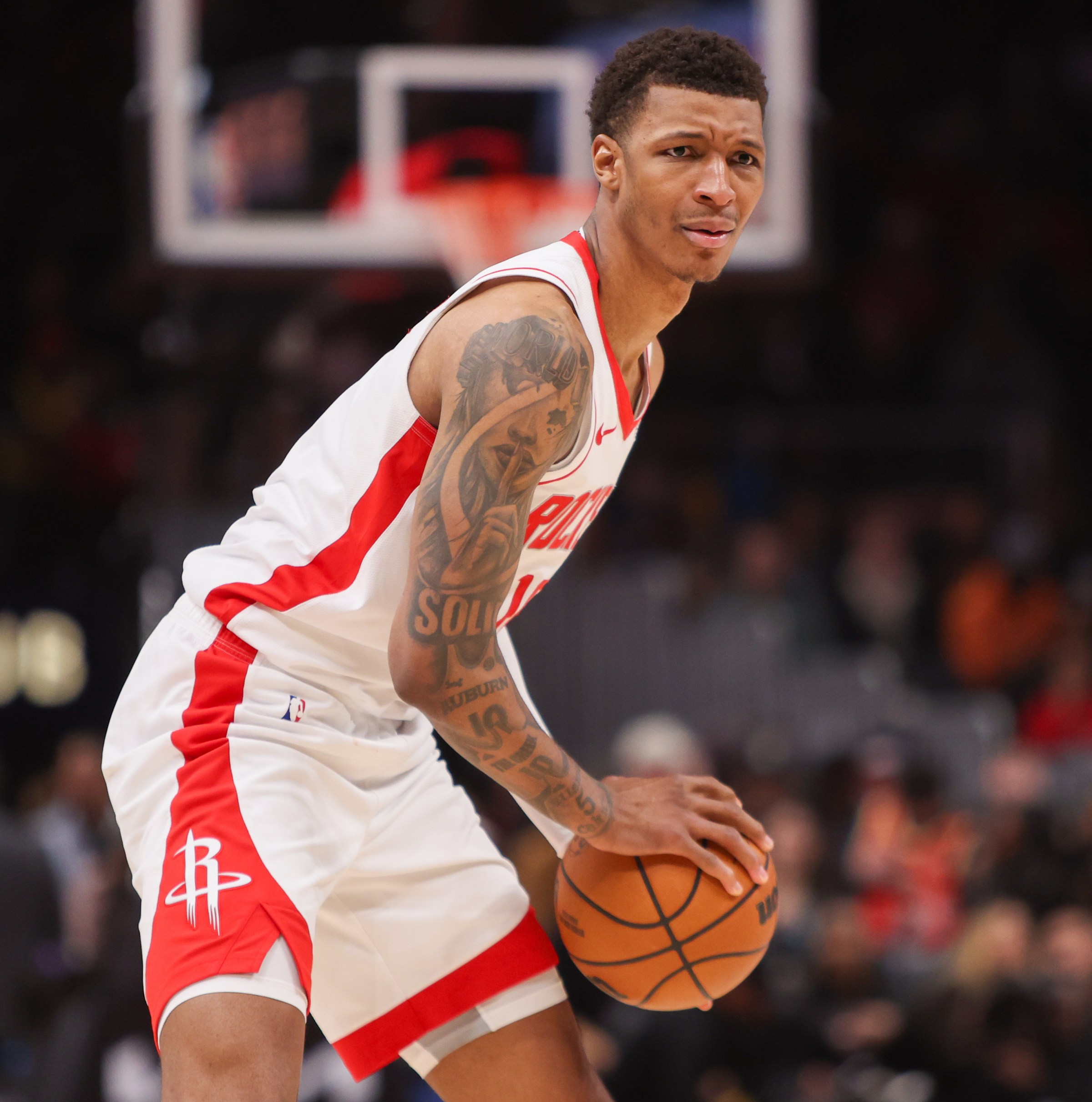 Rockets head up north to take on Mavericks