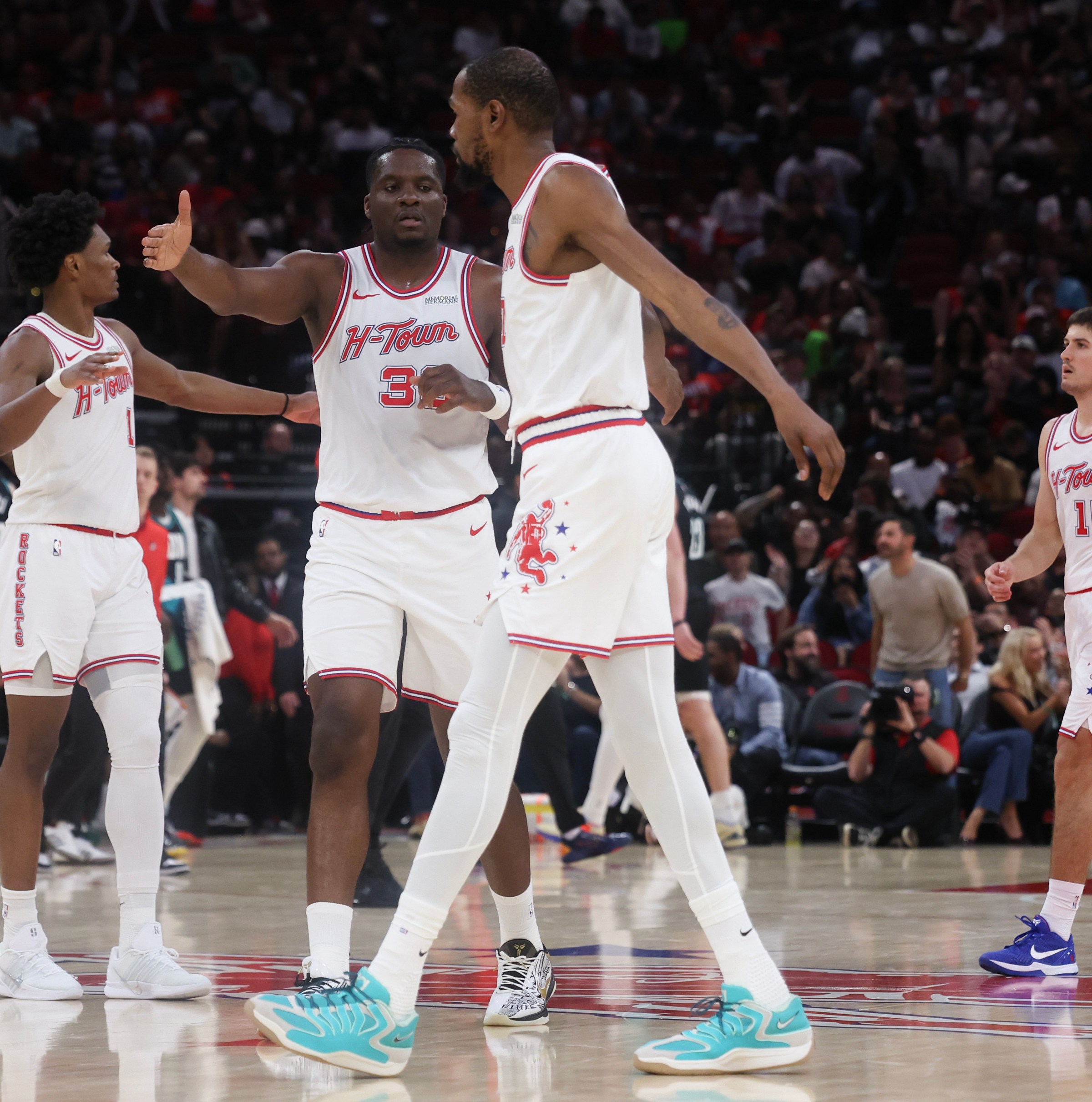 Rockets close strong to drop Trail Blazers 106-99